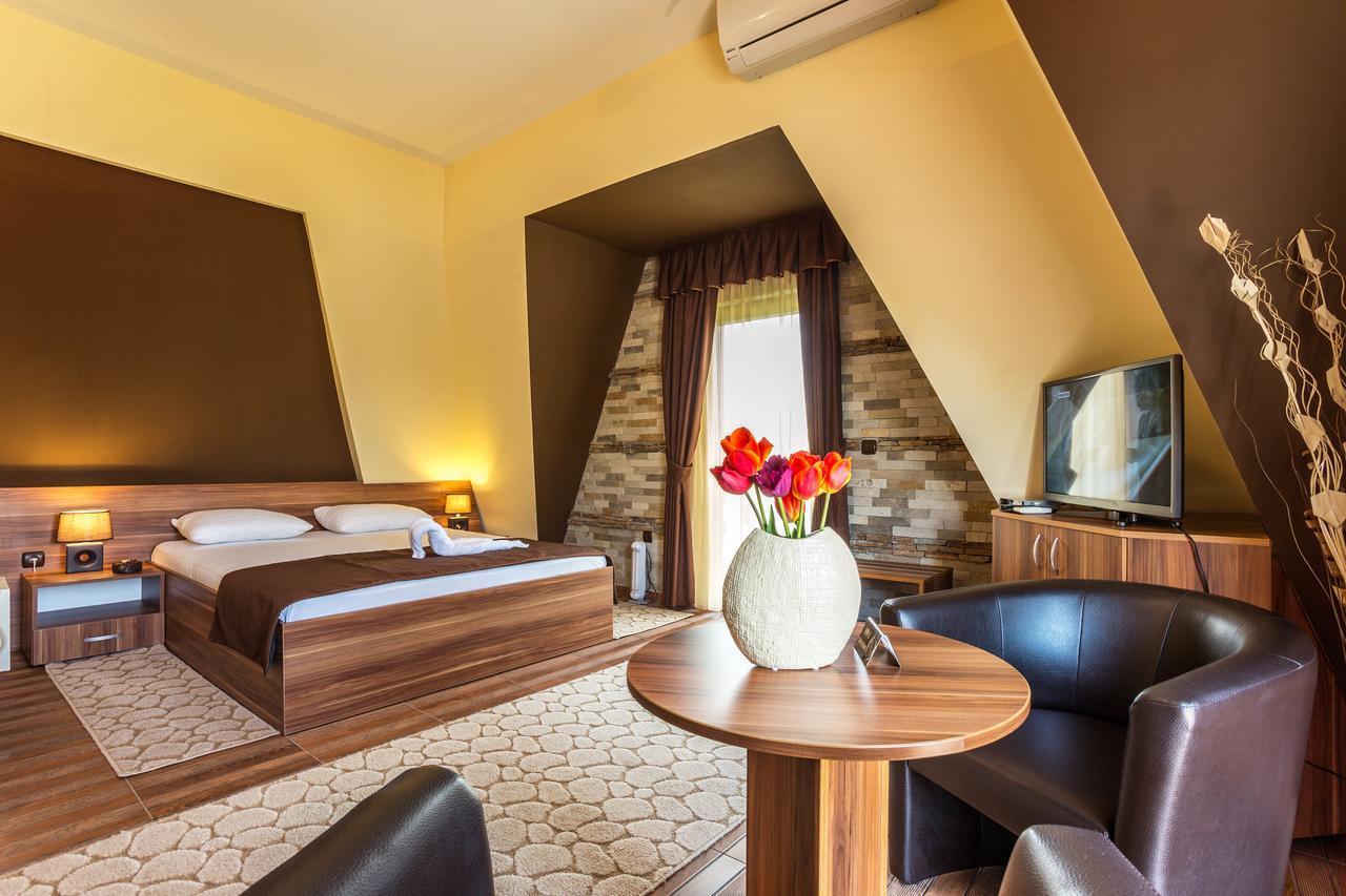 Hotel The Wind Mills Hydropark Gorna Malina Esterno foto