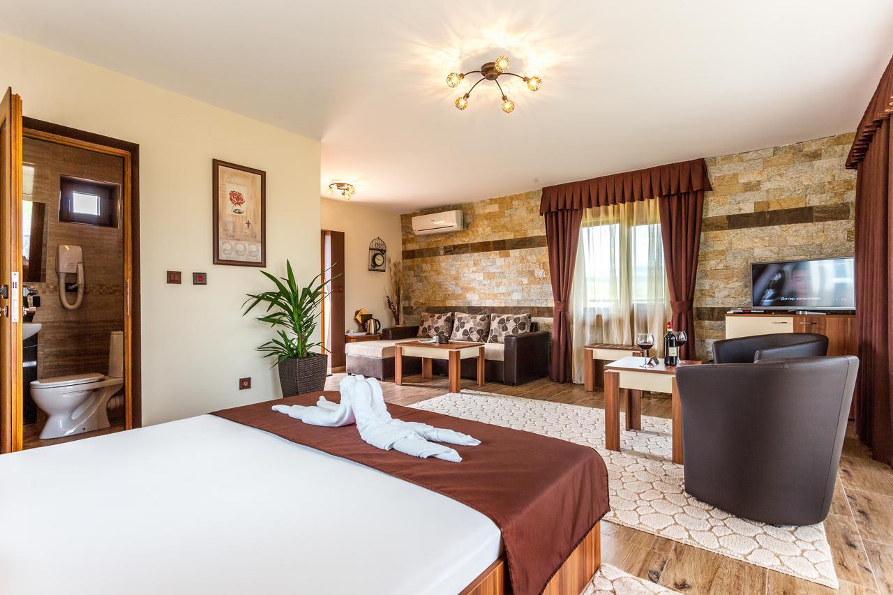 Hotel The Wind Mills Hydropark Gorna Malina Esterno foto