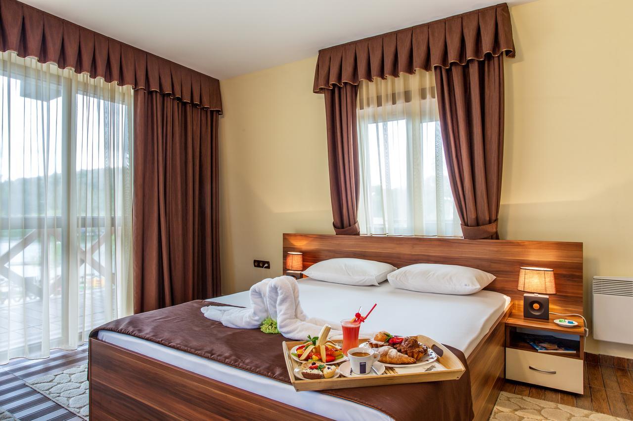 Hotel The Wind Mills Hydropark Gorna Malina Esterno foto