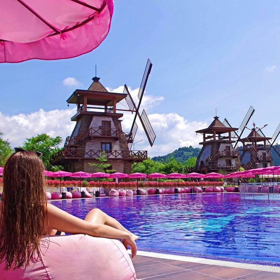 Hotel The Wind Mills Hydropark Gorna Malina Esterno foto