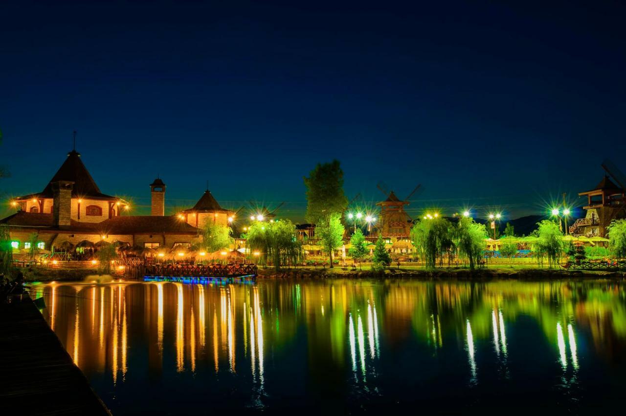 Hotel The Wind Mills Hydropark Gorna Malina Esterno foto